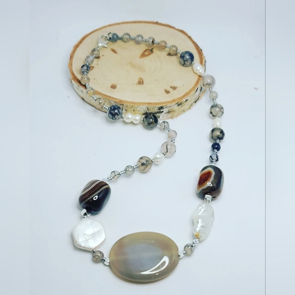 Baroque Pearl, Agate handcrafted necklace - Picture 3 of 5